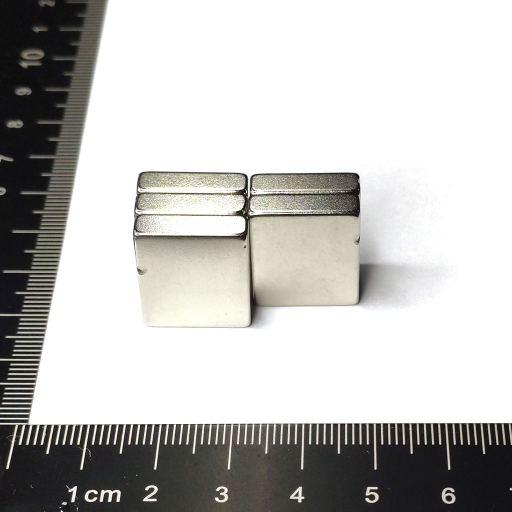 超強釹鐵硼磁鐵-L19x4.8x16.5-ND30EH-無磁-NG缺角