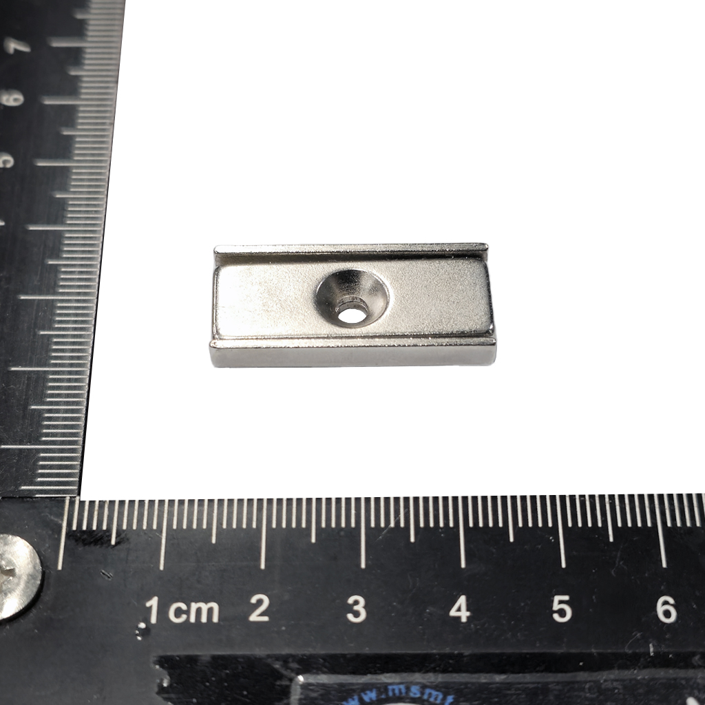 強力型磁性吸座-鐵殼L40x13.5x5mmT-雙孔D3.3+磁鐵L40x10.3x3.4mmT-雙沉孔D6.5/3.3
