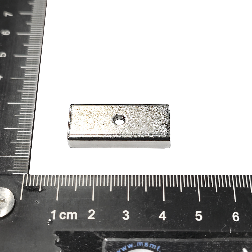 強力型磁性吸座-鐵殼L40x13.5x5mmT-雙孔D3.3+磁鐵L40x10.3x3.4mmT-雙沉孔D6.5/3.3