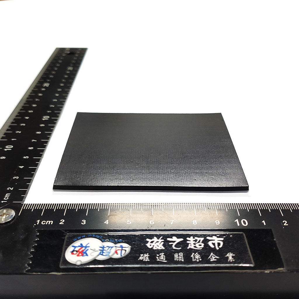 軟性橡膠磁鐵-L100x80x3+TAPE-RM1-吸附面