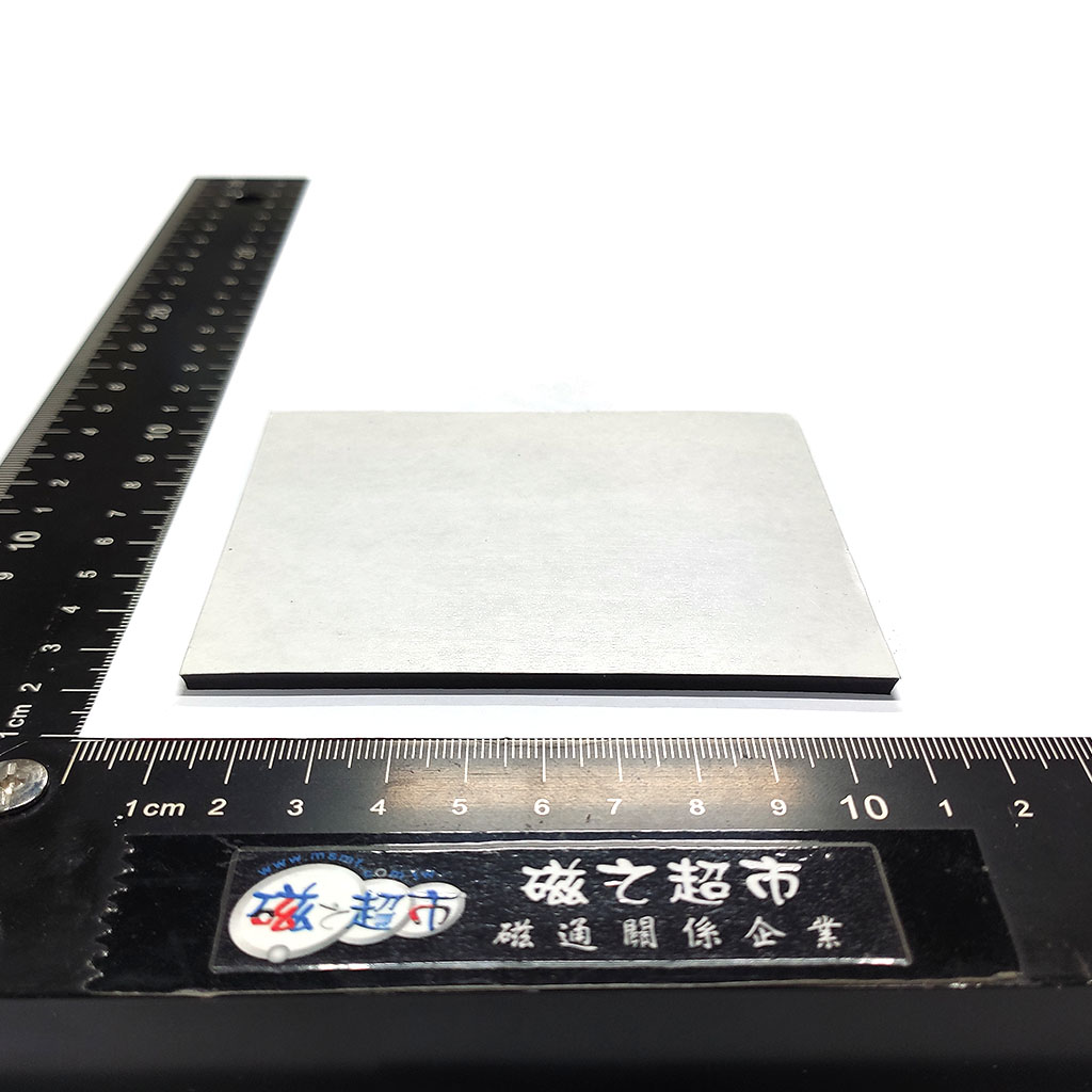 軟性橡膠磁鐵-L100x80x3+TAPE-RM1-背膠面