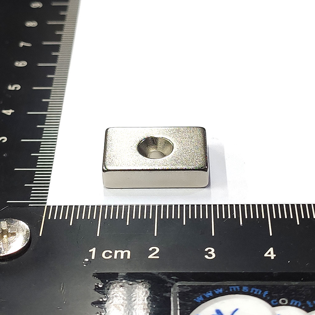 超強釹鐵硼磁鐵-方形沉頭孔L20x13x5-D6.5/3.2-ND35