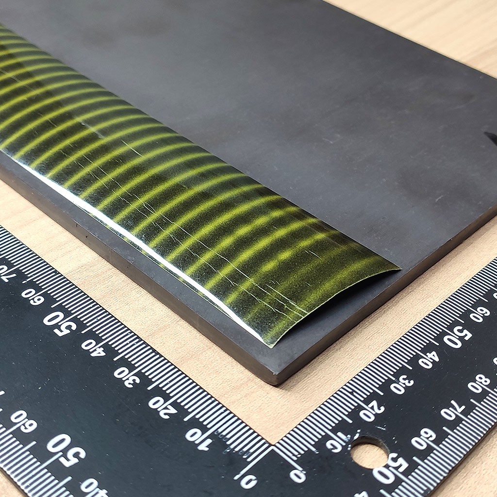 軟性橡膠磁鐵-L300x145x5-RM2-磁波卡觀看磁極分佈