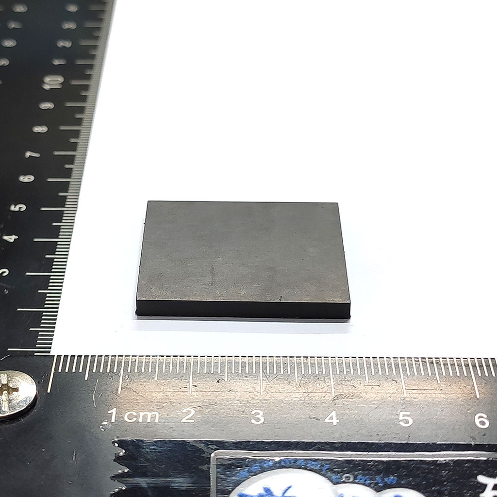軟性橡膠磁鐵-L33x27x3+TAPE-RM2-吸附面