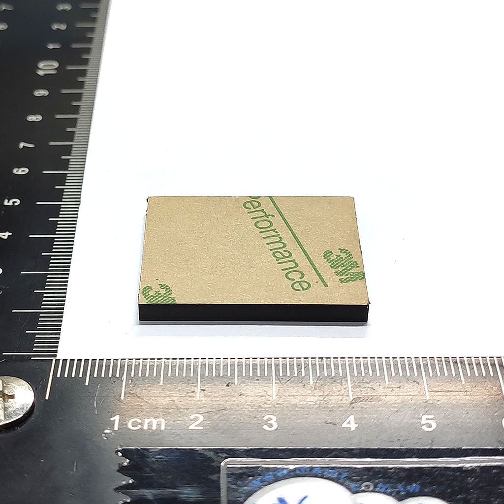 軟性橡膠磁鐵-L33x27x3+TAPE-RM2-背膠面