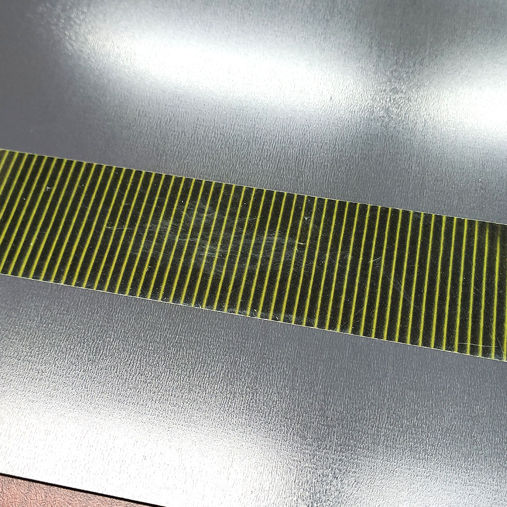 軟性橡膠磁鐵-L600x300x1-RM1-藉由磁波卡觀看磁極分佈