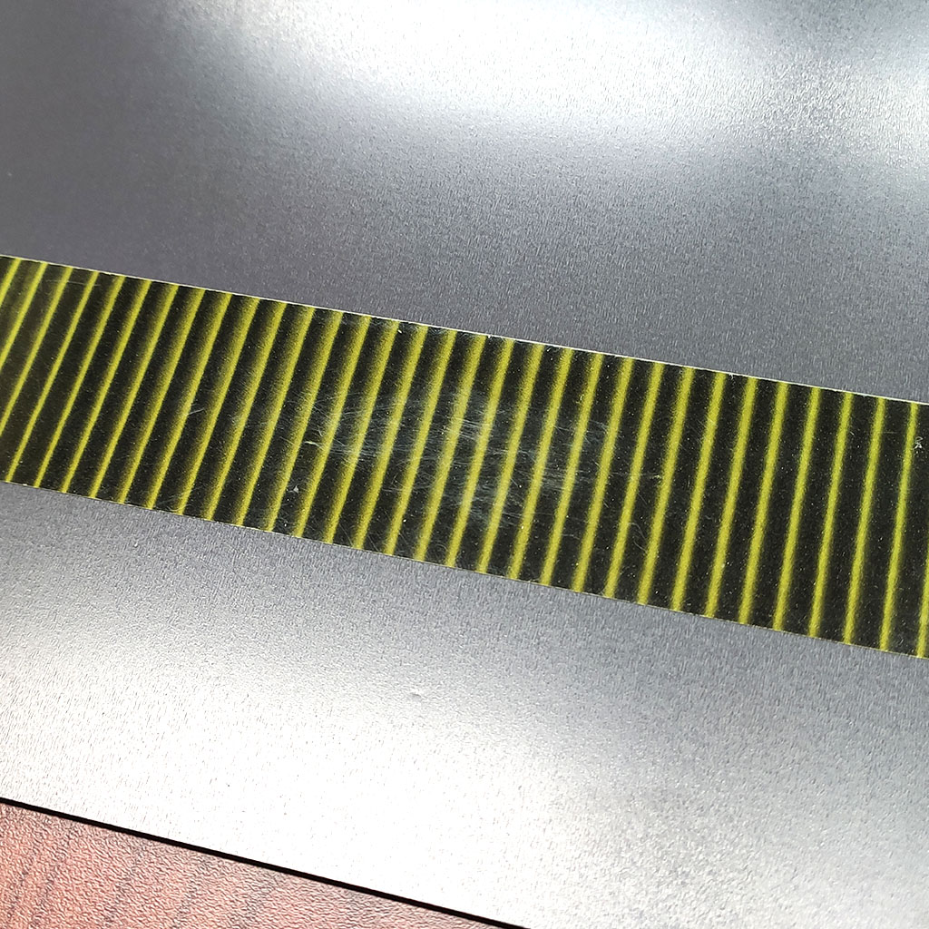 軟性橡膠磁鐵-L600x300x1.5-RM1-藉由磁波卡觀看磁極分佈