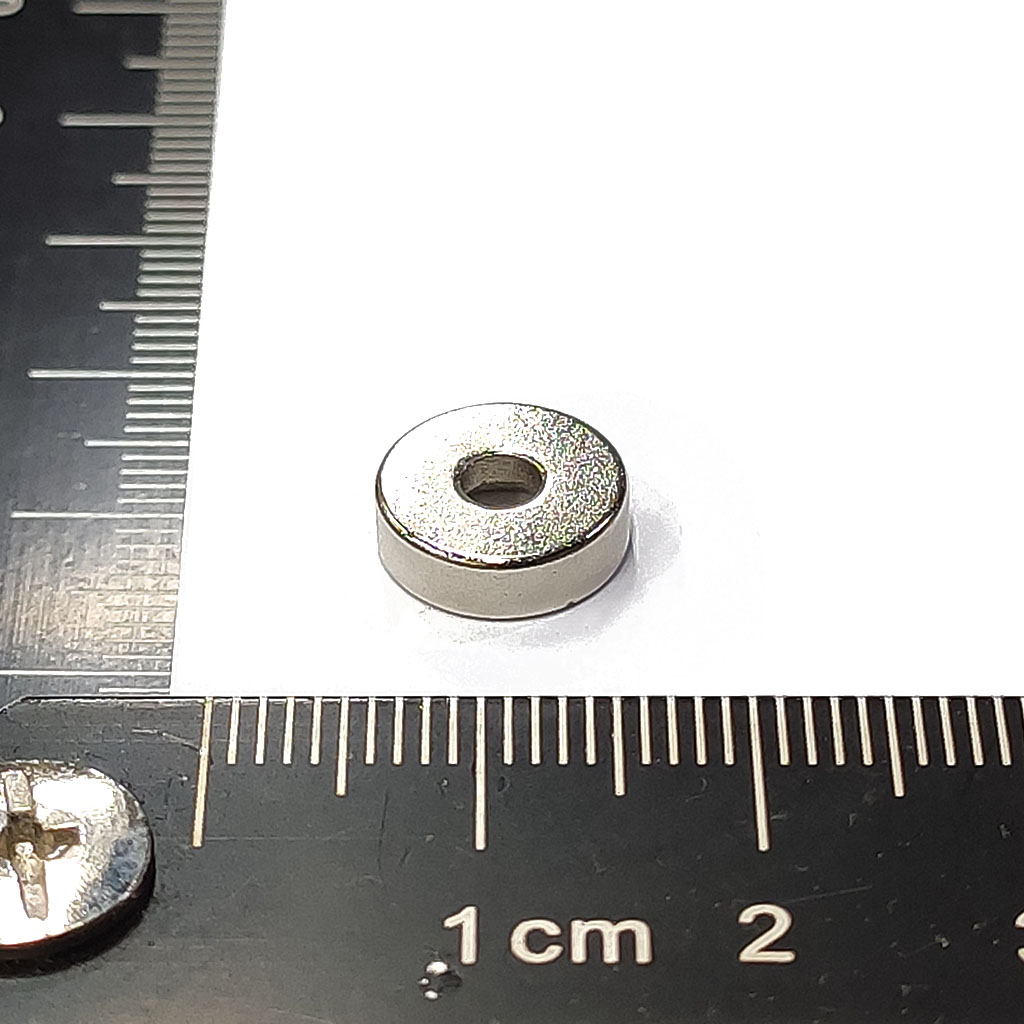 釤鈷磁鐵-OD10x5.5-3.2x3-SMG28-沉直孔